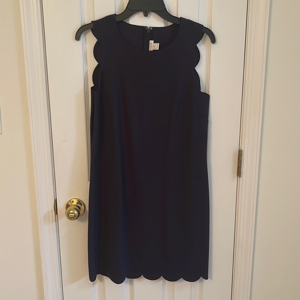 J crew factory, NWT, medium scallop dress size 6